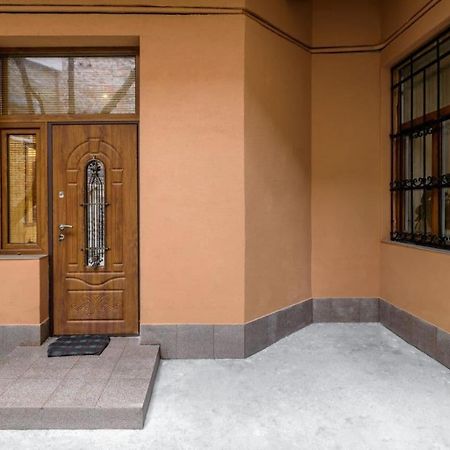 Apartments Stepana Bandery リヴィウ エクステリア 写真